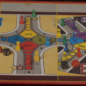 Ludo klassisk retro spil op til 6 personer. Som nyt..