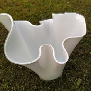 Stor Holmegaard foldevase 26 cm x 24 cm hvid