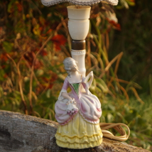 Porcelænslampe med prinsesse figur