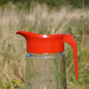 Retro kande 1 liter til rød saftevand. Fra 1980 erne.
