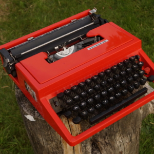 Skrivemaskine underwood 315 fra perioden 1973-1975. Retro og velholdt.