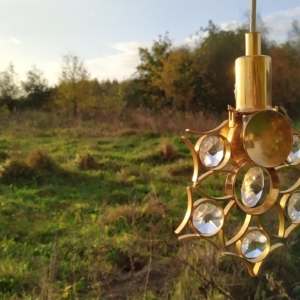 Vintage messing pendel med glas krystaller.