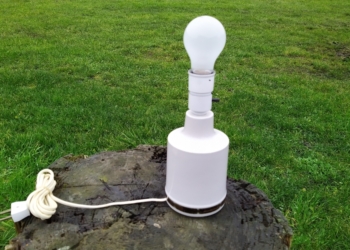 Smuk desiree bordlampe i stentøj. Dansk design