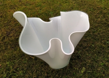 Stor Holmegaard foldevase 26 cm x 24 cm hvid