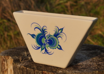 Vintage kaffefilter holder i porcelæn. Meget smuk