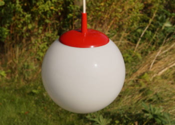 Vintage loftpendel hvid og rød 20 cm diameter 150 cm ledning