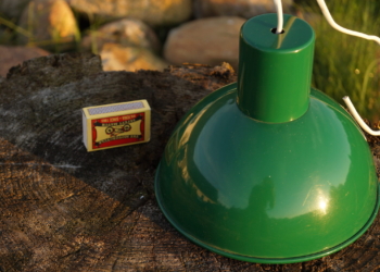 Smuk grøn retro køkkenbordslampe 19 cm diameter. Smuk stand