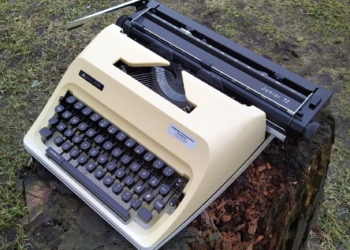 Retro Adler Junior 12 skrivemaskine. Sjælden.