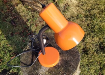 Retro skrivebordslampe.Ny lakeret. Upcyclet