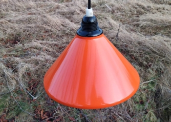 Imponerende smuk original orange retro pendel i emalje. 24 cm unik lampe.