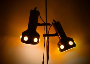 Svensk design standerlampe produceret af BOFA. Original kobber brun metallic lakering.