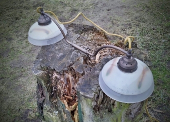Antik dobbelt lampe til spisebordet, billardbordet eller det kreative værksted.