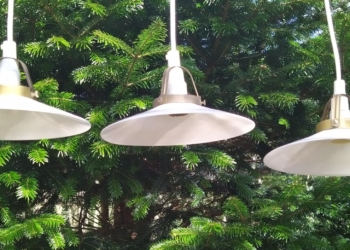 Sæt med 3 Holmegaard opalglas pendler. Klargjorte. 20 cm i diameter.