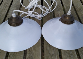 2 STK smukke antikke lamper. Opalglas skomagerpendler fra Holmegaard. Klargjorte. 25 cm. Sætpris
