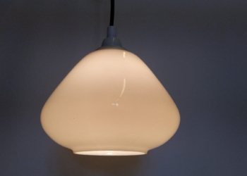 Smuk antik opalglas pendel med nyt el.