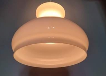 Smuk stor holmegaard opalglas pendel. Upcyclet. 27 cm med ny ledning m.m og med gennemgående lys.