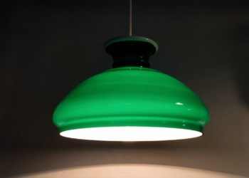 Stor smuk grøn Holmegaard upcycled lampe til spisebordet. 30 cm. Nyt el.