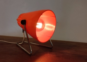 Unika lampe. Phillips type G160 fra 70 erne. Orange med smukt lys gennemstrømning. E27