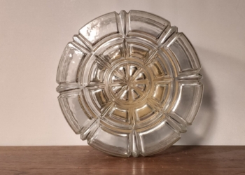 Stor smuk dansk design plafond fra HORN. Model 9212. 24 cm i diameter